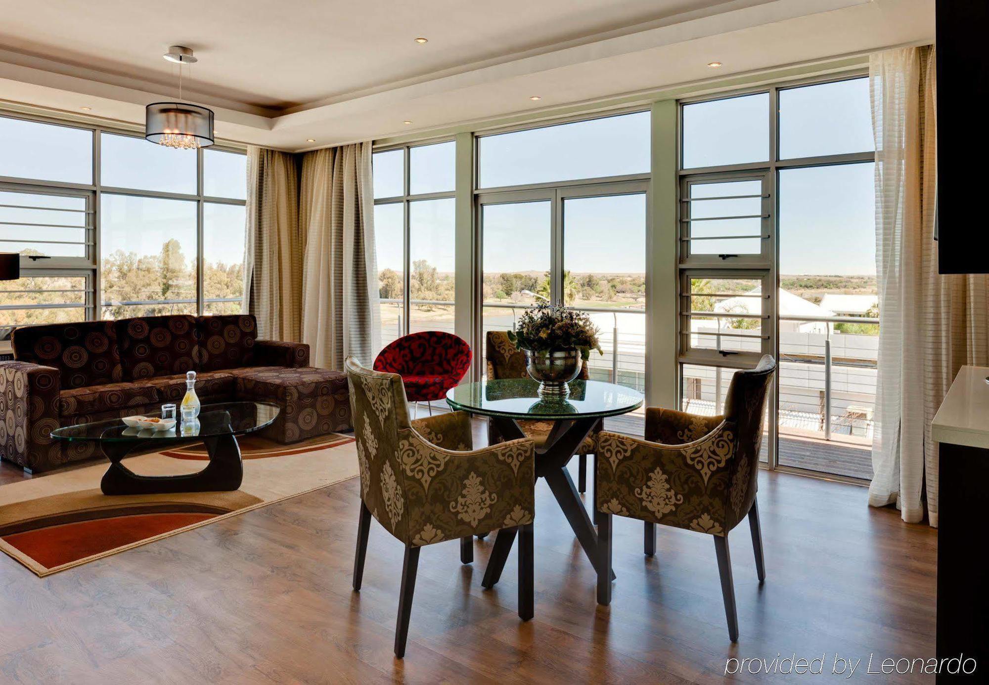 Hotel The Oasis Upington Esterno foto